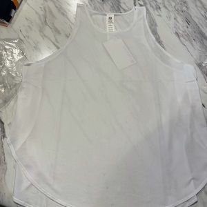 Fabletics Cashel  cropped swing tank top